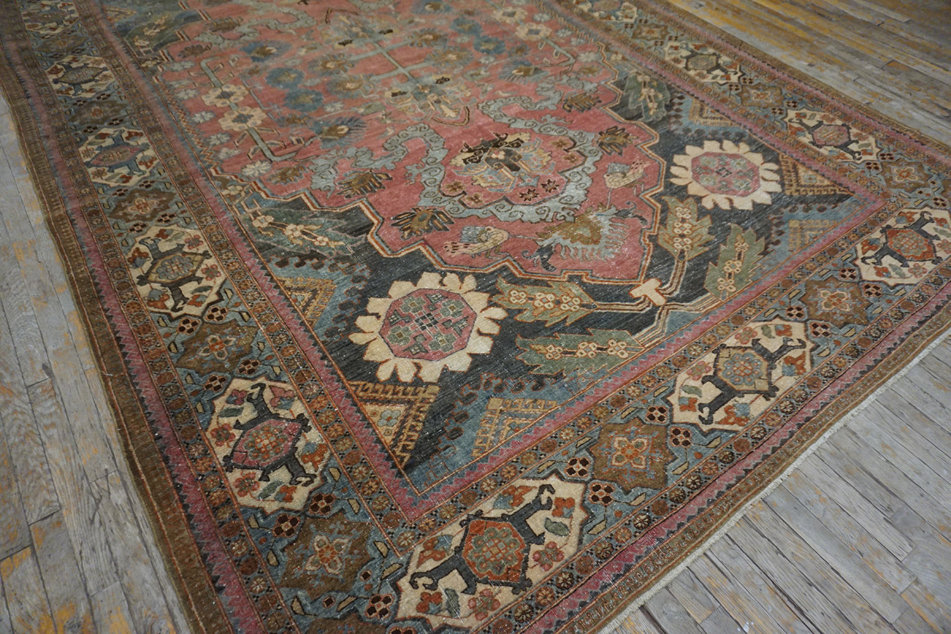 Early 20th Century Caucasian Carpet, 8'4'' x 11'9'' 4 Early 20th Century Caucasian Carpet, 8'4'' x 11'9''