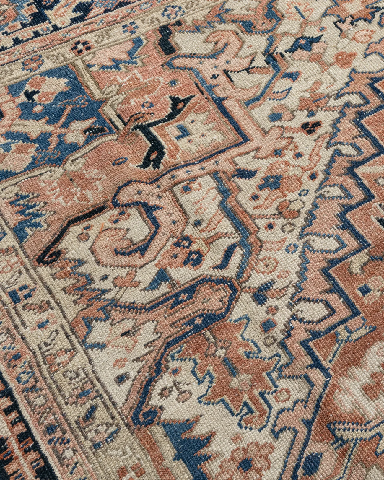 Persian Heriz Rug 9'2 X 12'11 2 Persian Heriz Rug 9'2 X 12'11