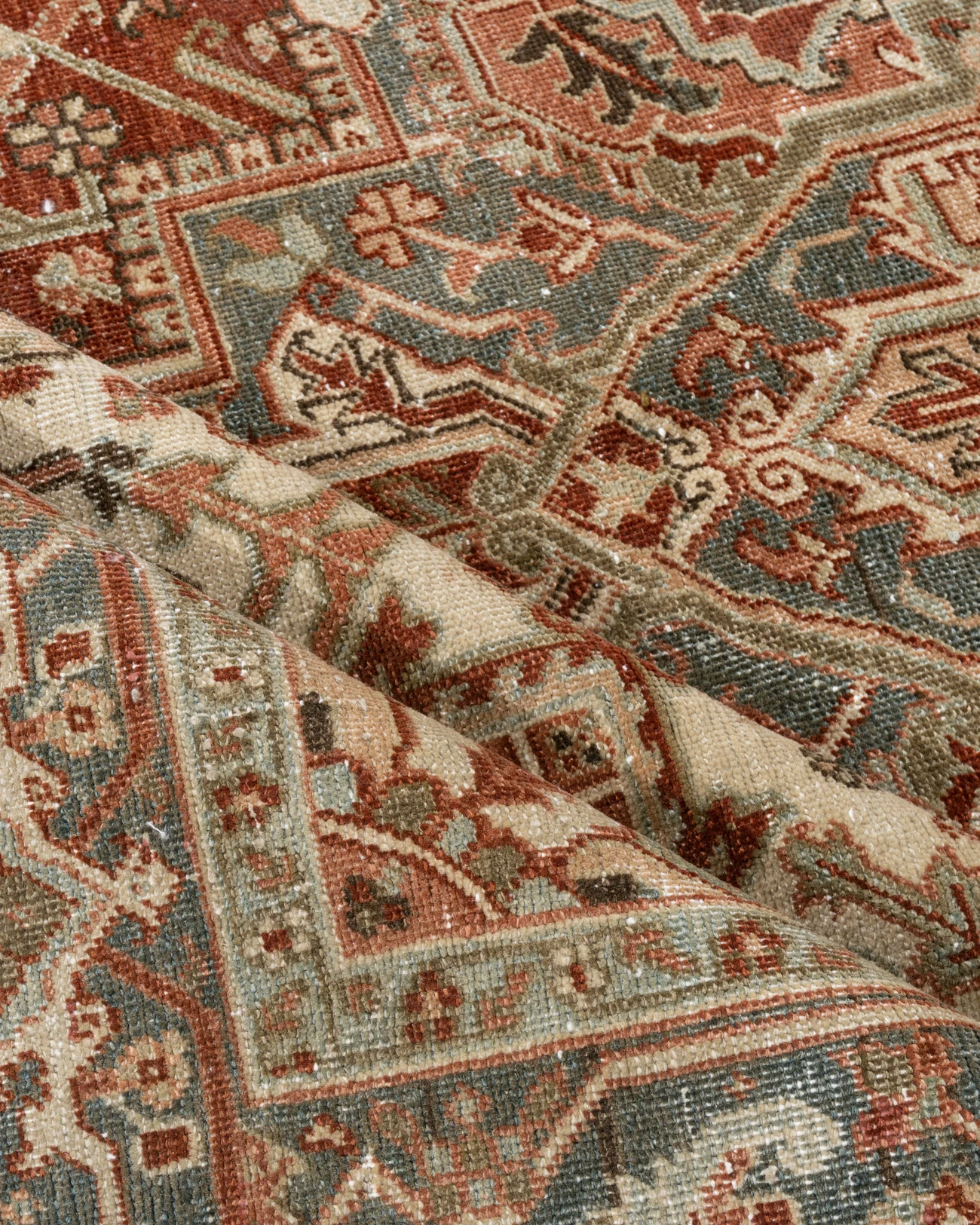 Persian Heriz Rug 8'5 X 11' 4 Persian Heriz Rug 8'5 X 11'