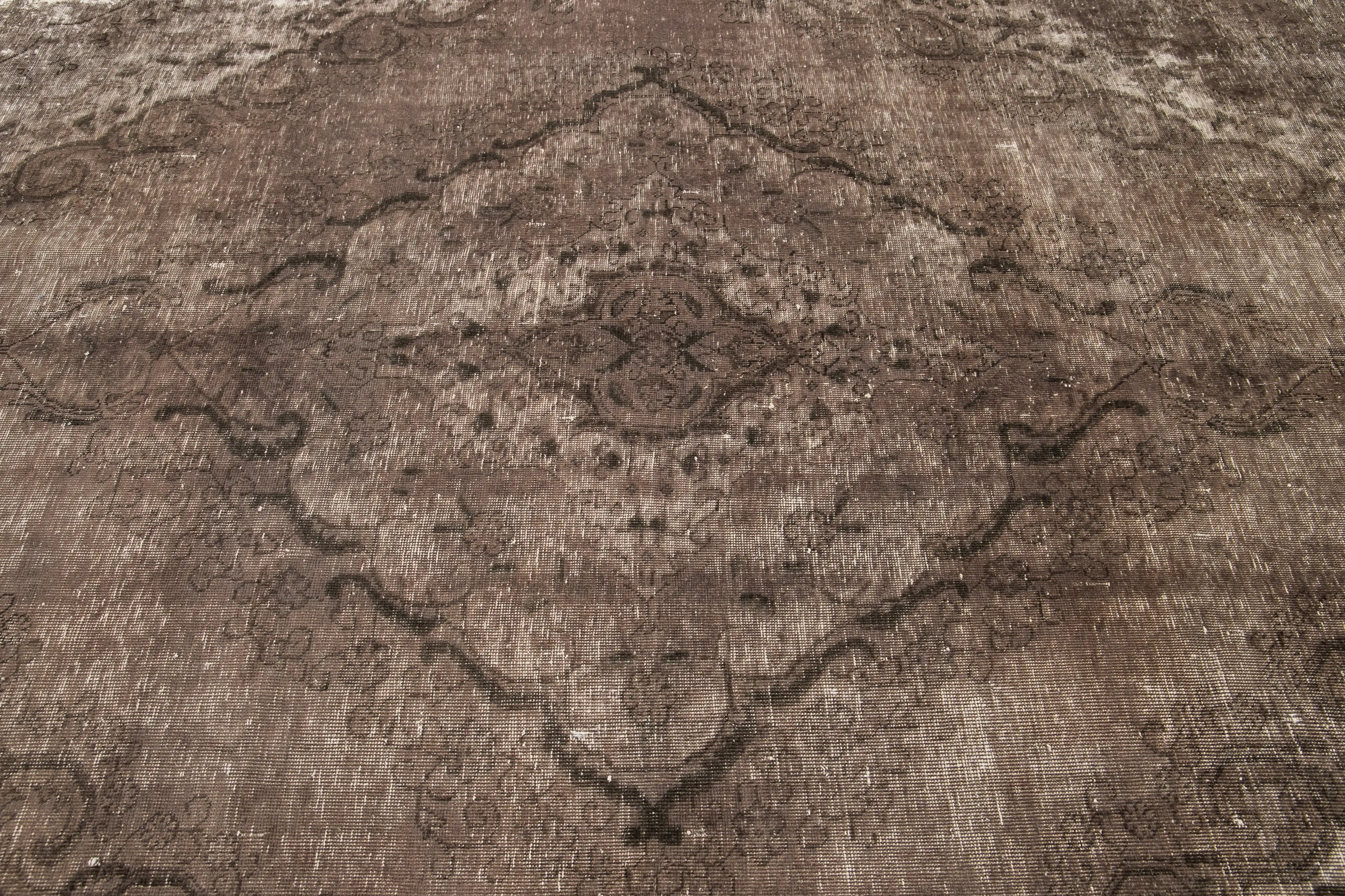 Brown Vintage Medallion Wool Rug 4 Brown Vintage Medallion Wool Rug