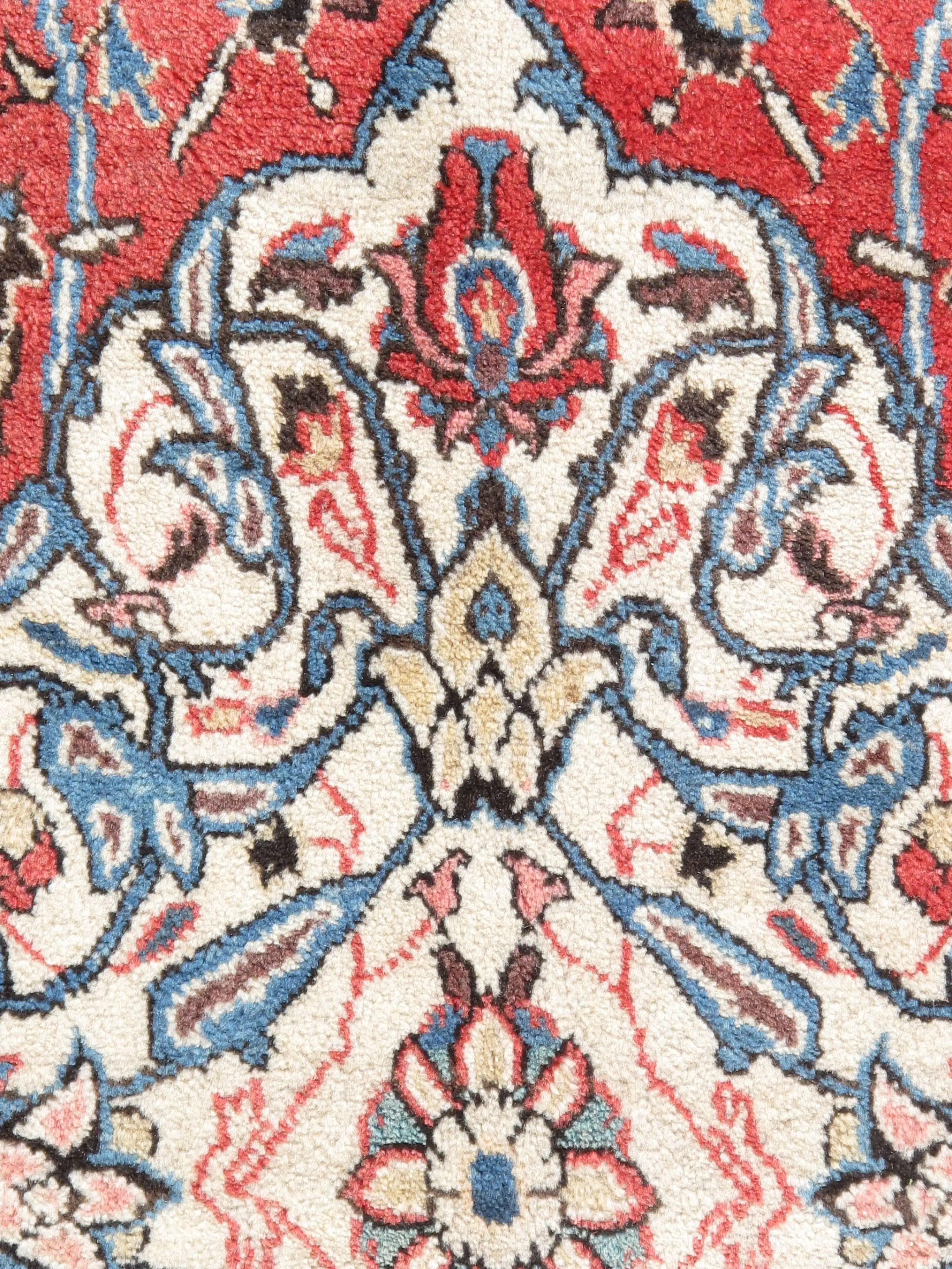 Persian Sarouk Rug, 8' x 11' 3 Persian Sarouk Rug, 8' x 11'