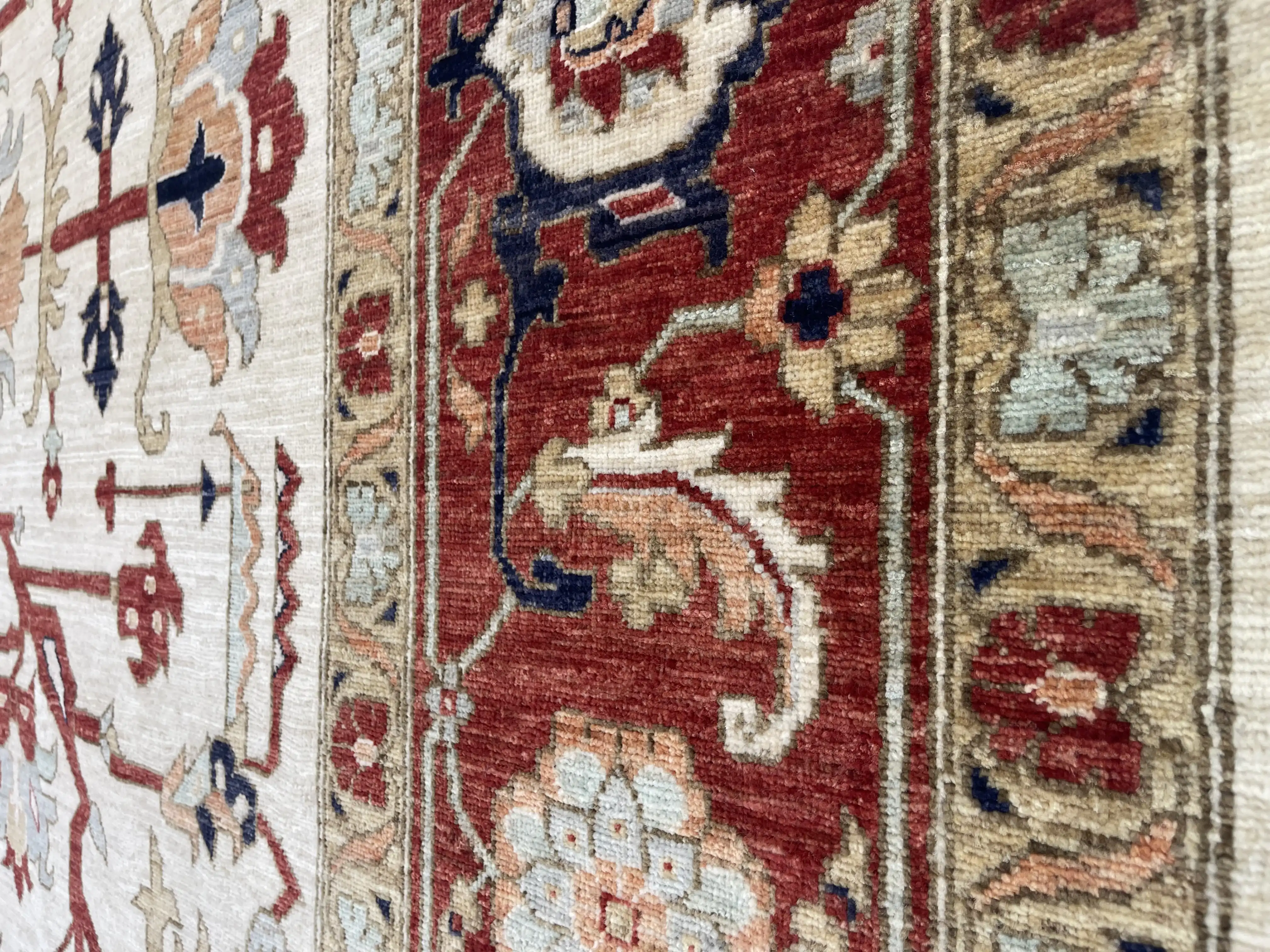 10" x 14" Heriz Rug, Ivory/Red 2 10" x 14" Heriz Rug, Ivory/Red