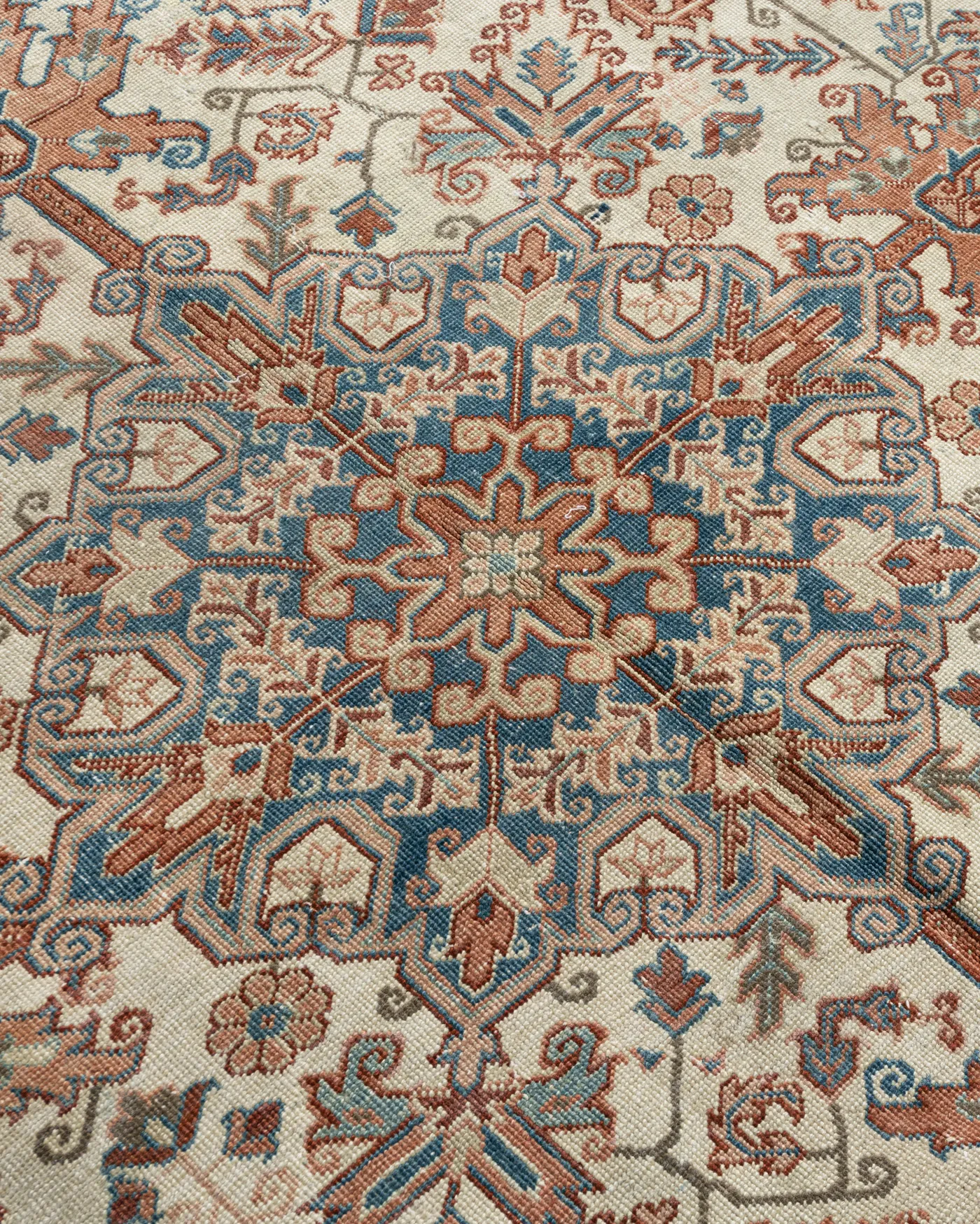 Persian Heriz Rug 8'8 X 11' 5 Persian Heriz Rug 8'8 X 11'