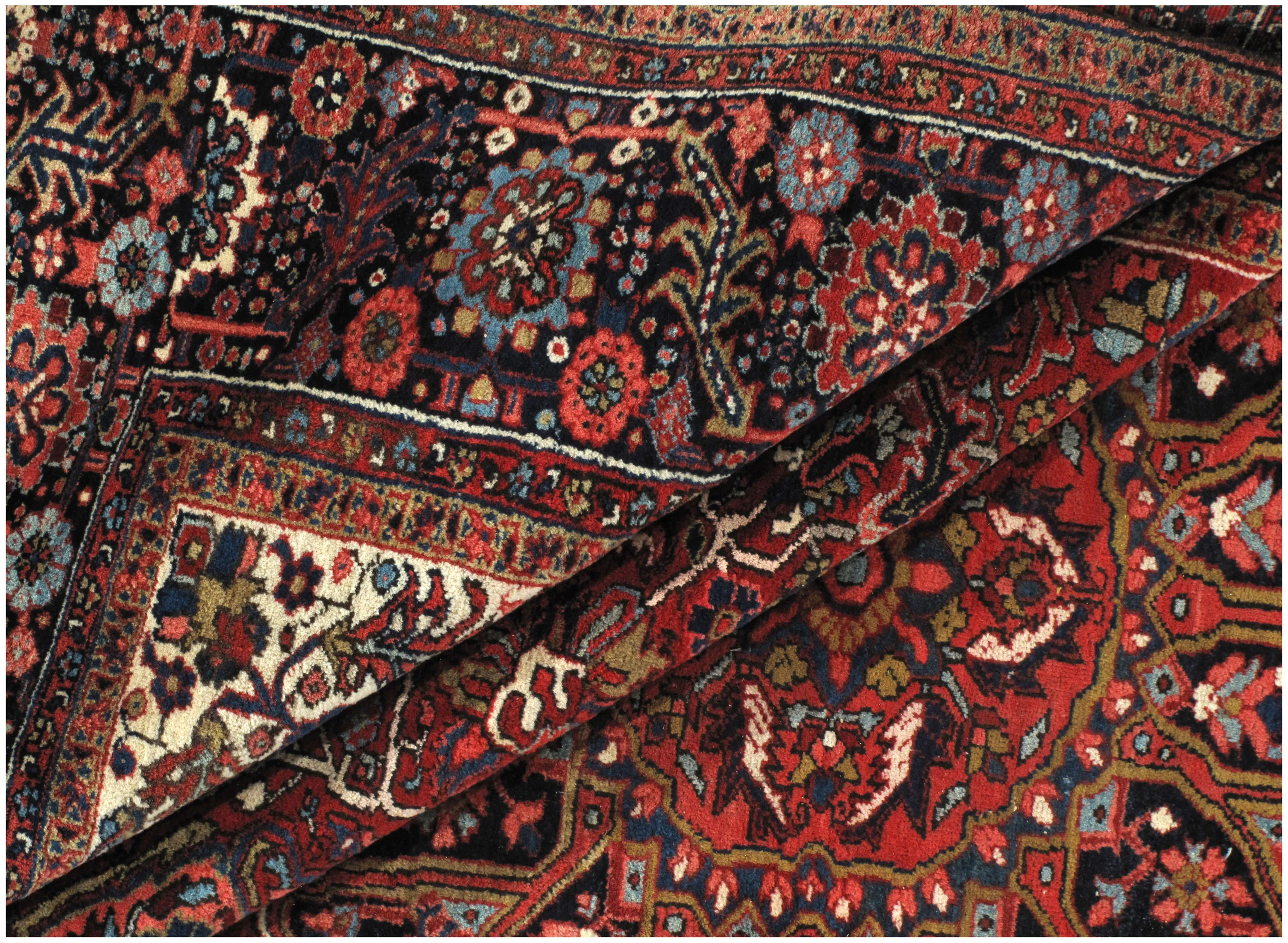 8'2x12' Persian Heriz Rug 4 8'2x12' Persian Heriz Rug