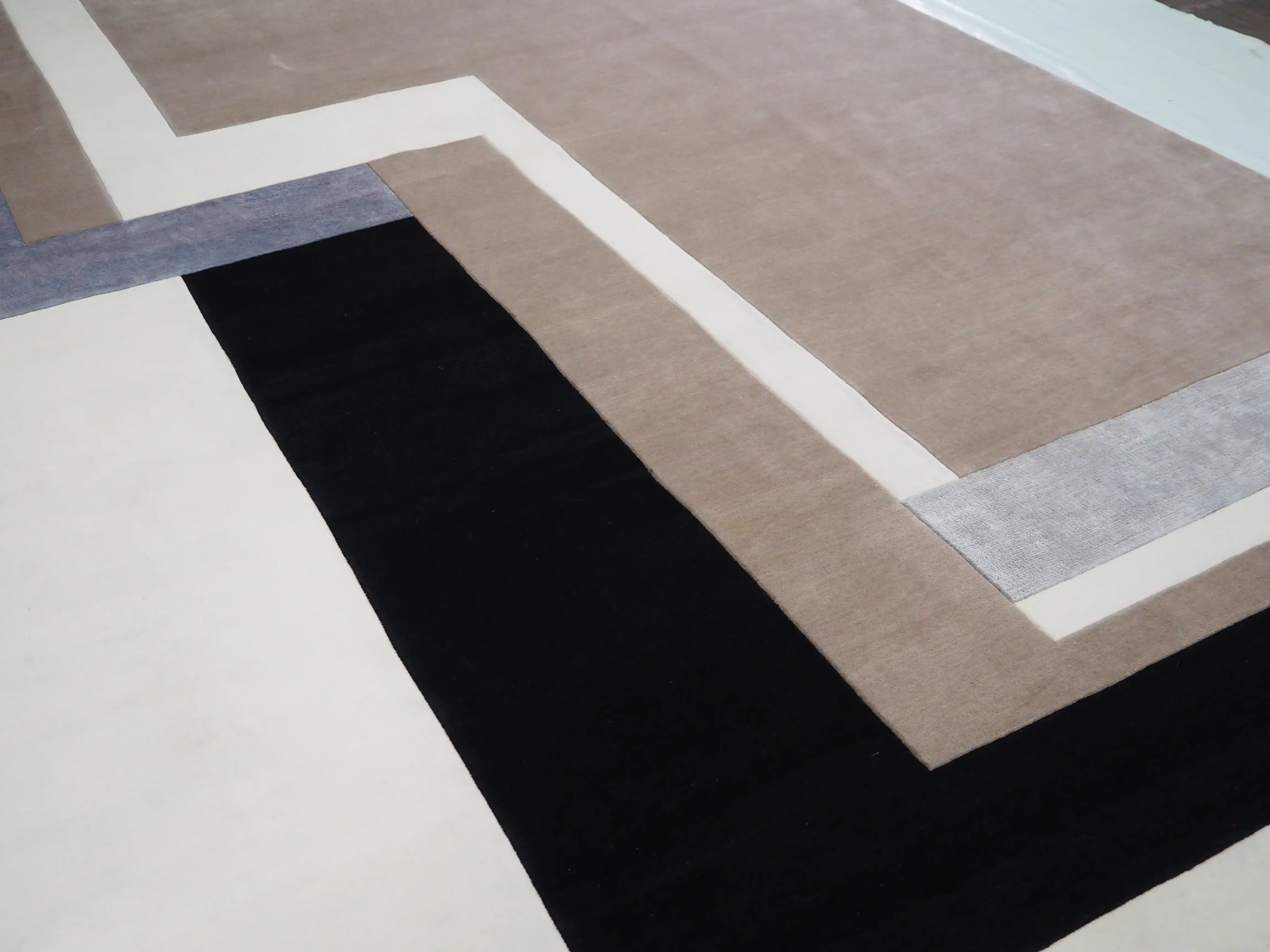 10" x 14" Winston Rug, Tan/Black 3 10" x 14" Winston Rug, Tan/Black