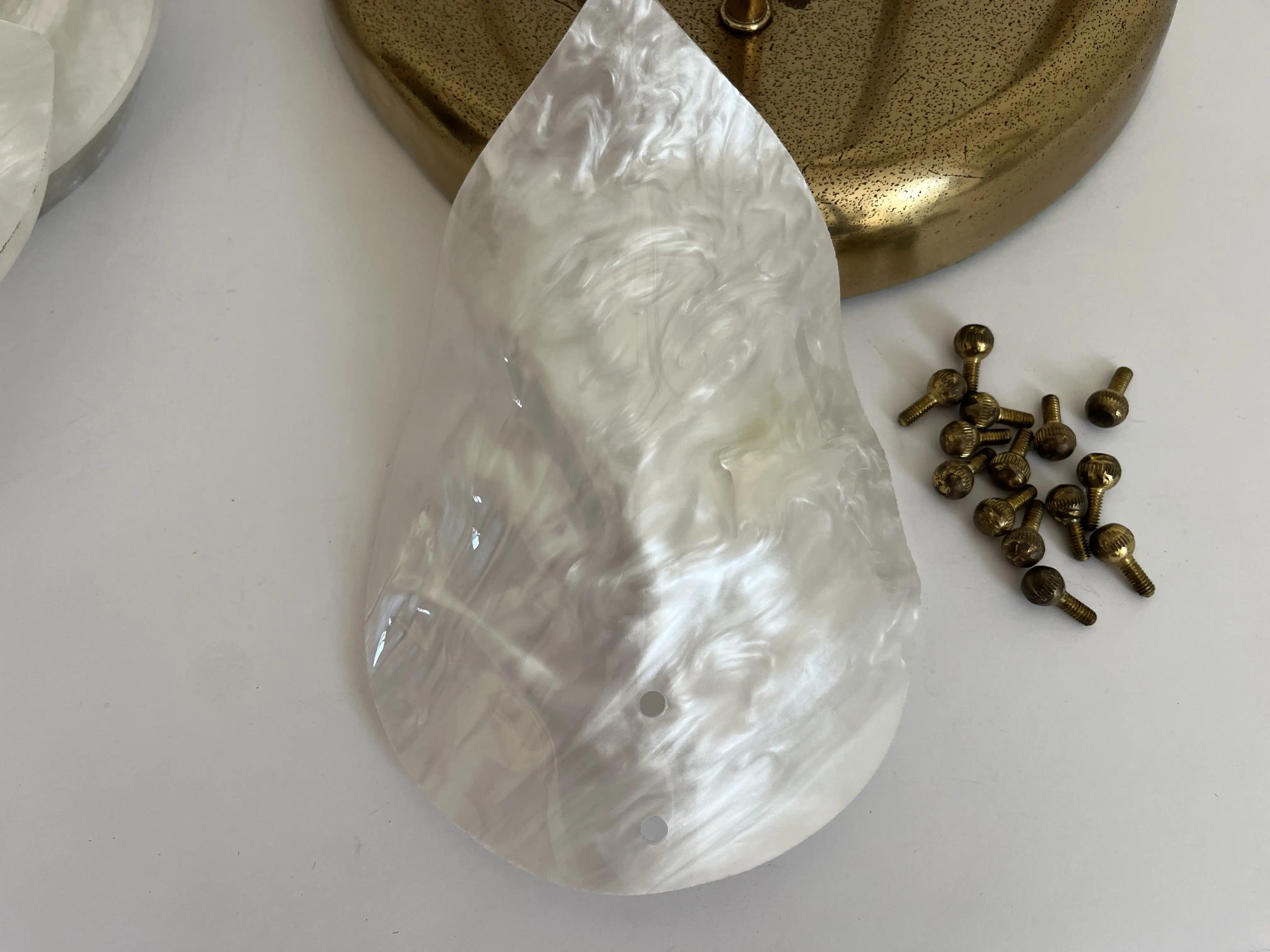 Lucite Leaves Accent Lamp 5 Lucite Leaves Accent Lamp