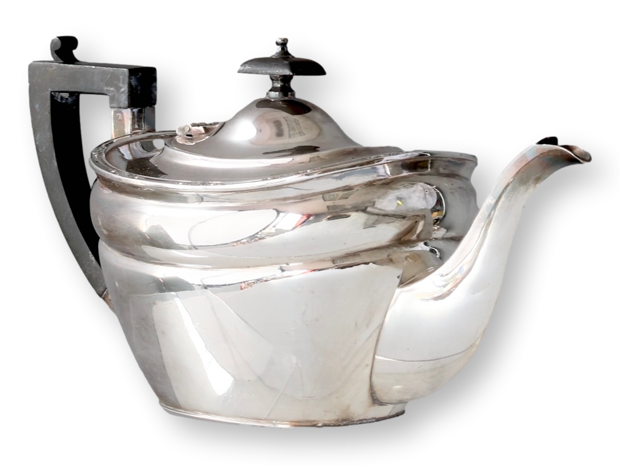 Art Deco English Silver-Plated Tea Set 6 Art Deco English Silver-Plated Tea Set