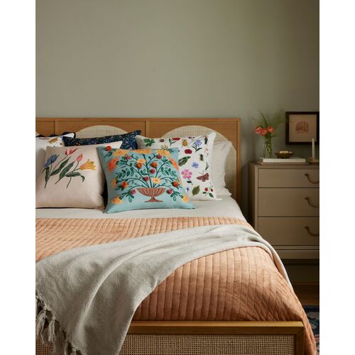 Curio Pillow, White/Multi 4 Curio Pillow, White/Multi